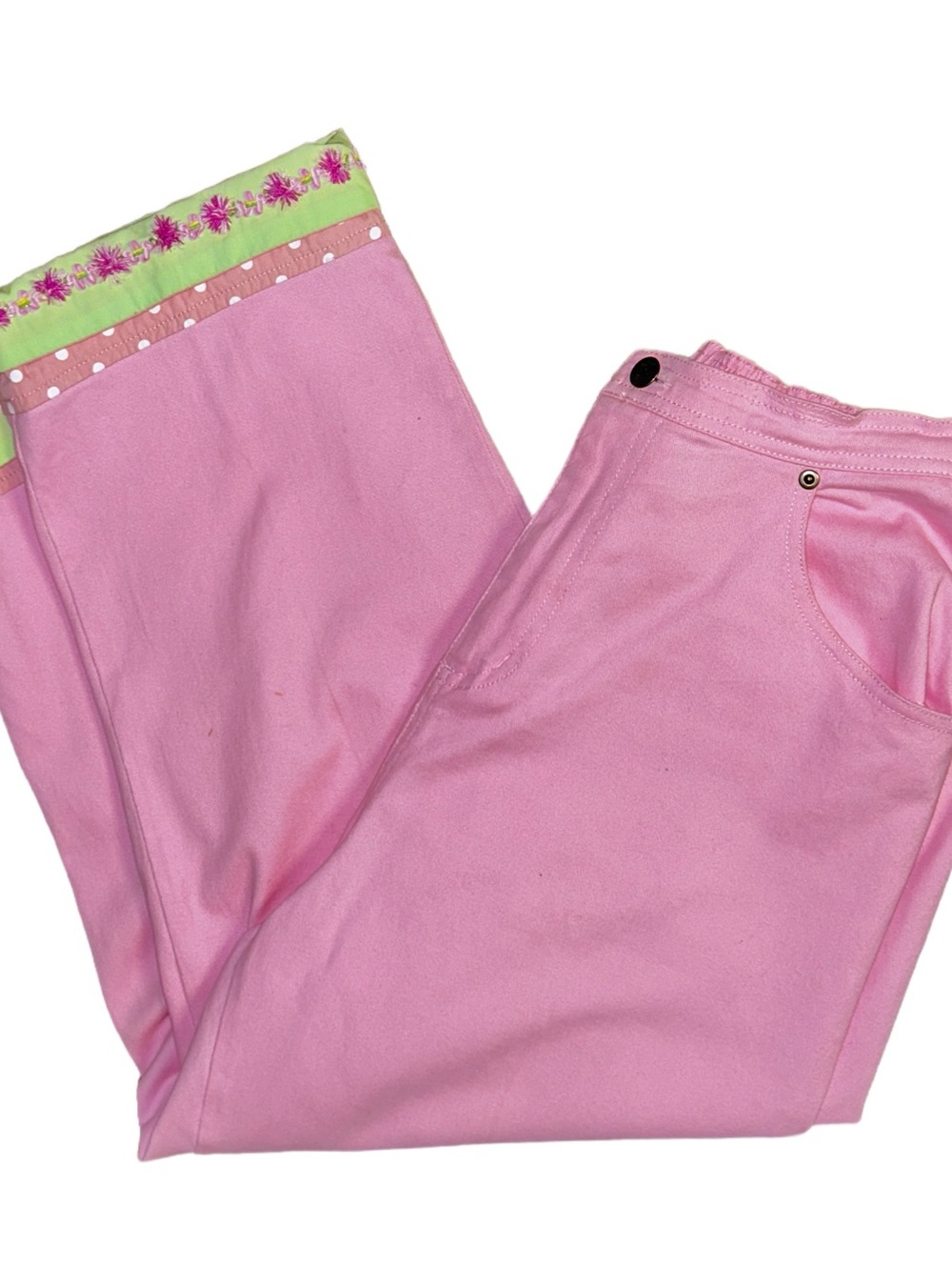 Quaker Factory ~ Medium ~ Pink & Green W/ Pom Pom Floral & Ribbon ~ Capri  Pants